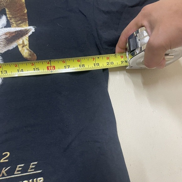 Daddy Yankee Legendaddy 2022 Tour Shirt Size Large - Picture 3 of 5